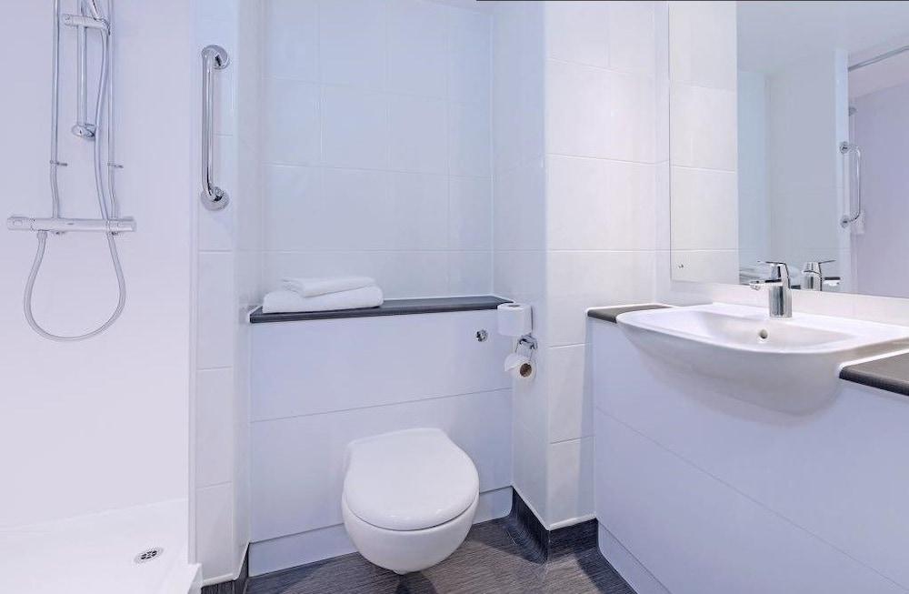 Travelodge London Central Waterloo Экстерьер фото