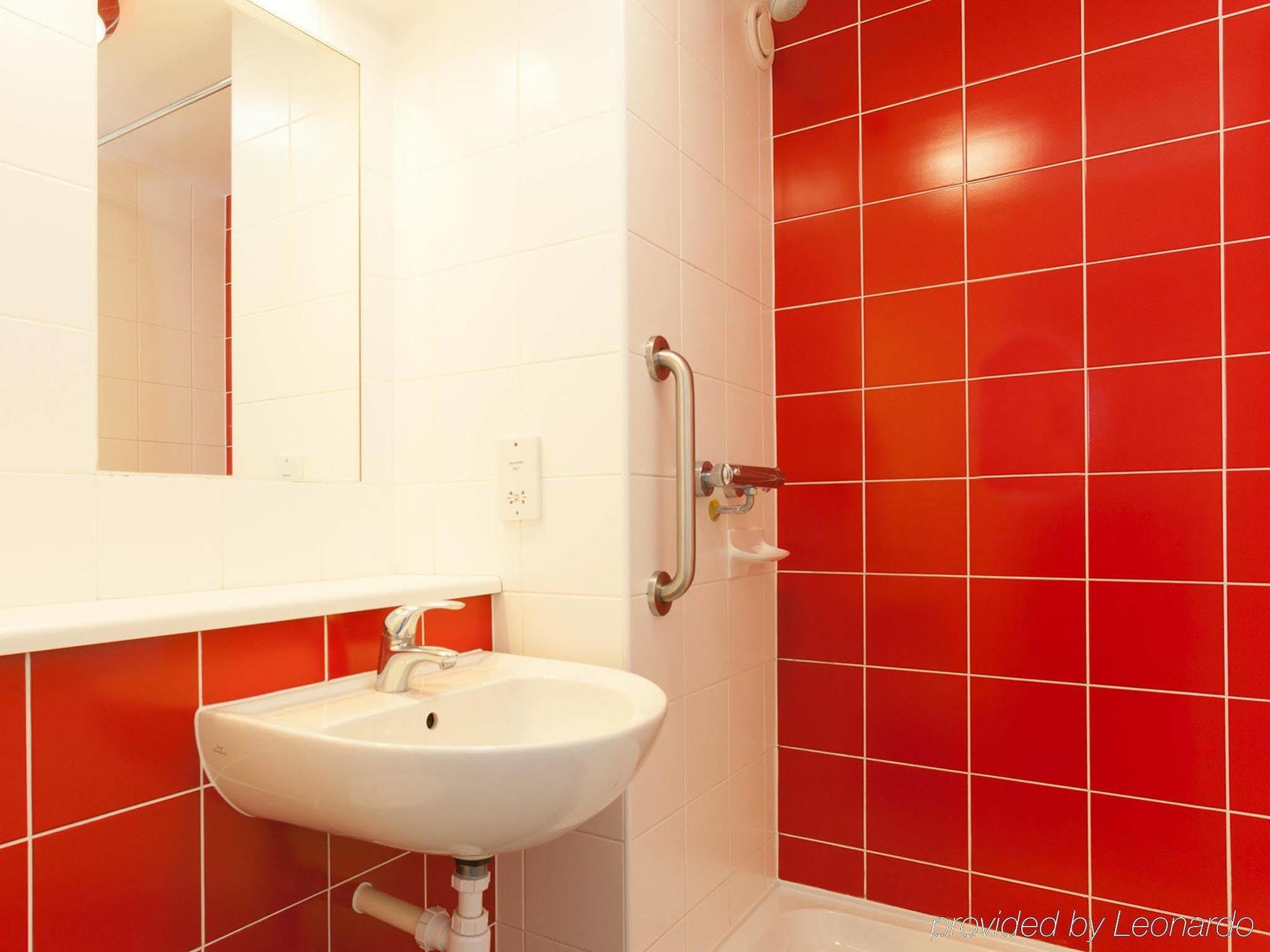 Travelodge London Central Waterloo Экстерьер фото