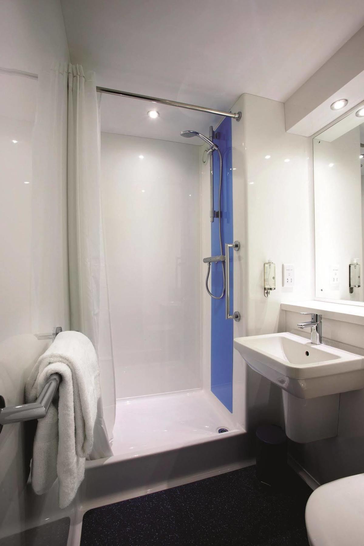 Travelodge London Central Waterloo Экстерьер фото